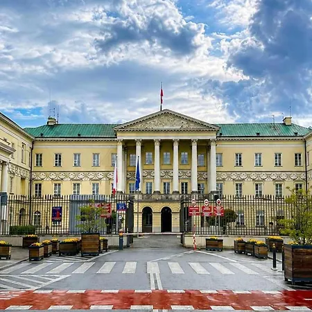 Historic For 4 In Апартаменти
